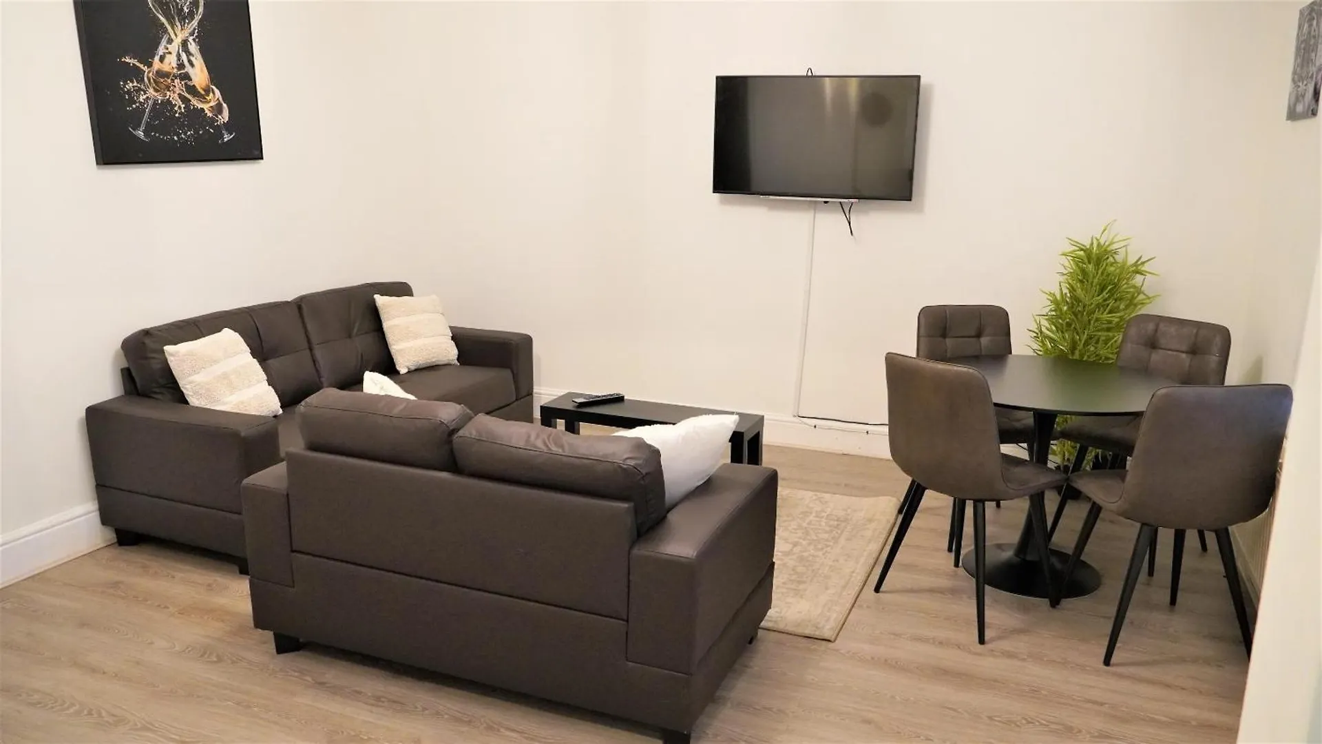 דירות לידס Copperfield House